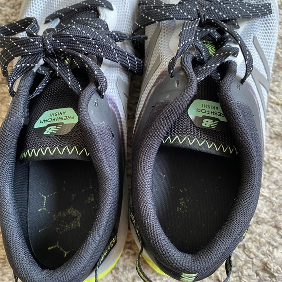 W9.5 EUC New Balance Trail Arishi Running Shoe - Picture 7 of 7